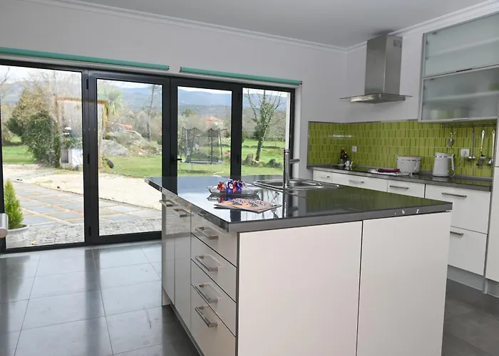 Fabulous 5 Bedroom Hidden Gem Serra Da Estrela * Vinho (Guarda)